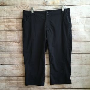 COLUMBIA PFG CAPRIS IN BLACK
